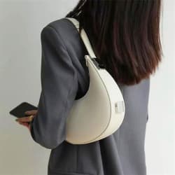 Do&nbsp;you carry bags on&nbsp;one shoulder?